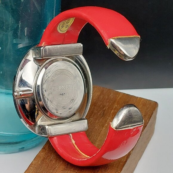 Stunning Terner RED Analog Quartz Women’s Watch with Silver Cuff Bracelet -New B - Picture 6 of 8